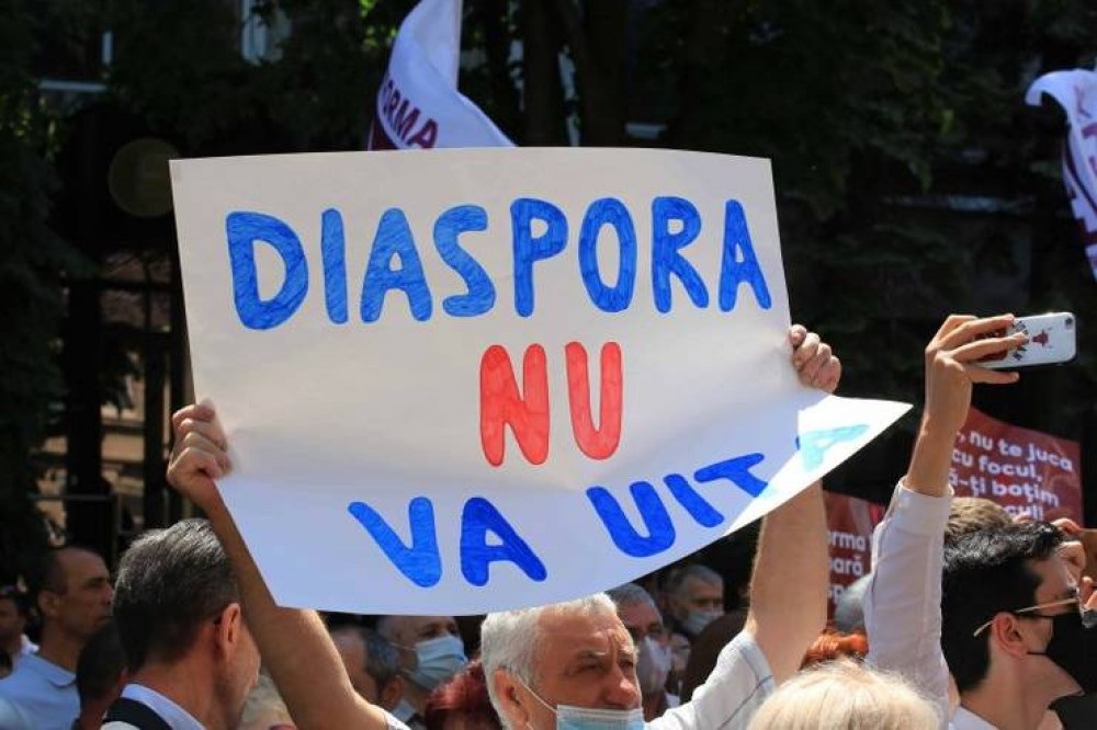 LIVE // Protest la Comisia Electorală Centrală în vederea deschiderii mai multor secții de vot în diasporă